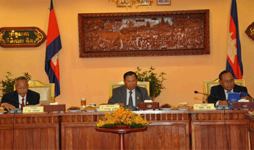 ព្រឹ​ទ្ធ​ស​ភា ​នឹ​ង​បើក​កិ​​ច្ច​ប្រ​ជុំគ​ណៈ​ក​​ម្មា​ធិ​កា​រអ​ចិ​​ន្រ្តៃ​យ៍​ព្រឹ​ទ្ធ​សភា​ ​ពិ​និ​ត្យ​ ​និង​​ស​ម្រេ​ច​លើសំ​ណើ​រ​ប​ស់​គ​ណៈ​ក​ម្ម​កា​រ​ទី​​៦​ព្រឹ​ទ្ធស​ភា​ ​សុំ​ដា​ក់​សេ​ច​ក្តី​ស្នើ​ច្បាប់​​ស្តីពី​ ​វិ​សោ​ធ​ន​​ក​ម្ម​ច្បាប់​ស្តី​ពី​គ​ណ​ប​ក្ស​នយោ